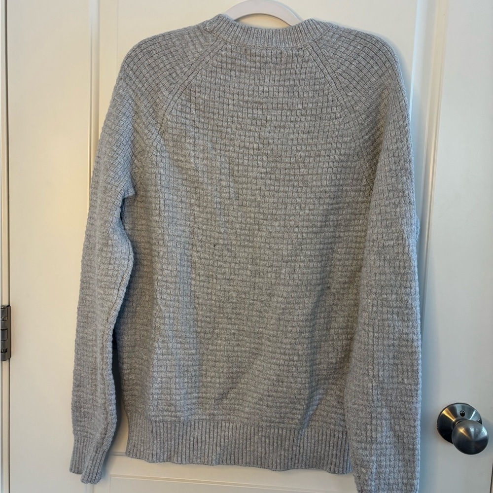 Banana Republic Light Gray Crewneck Sweater - Picture 8 of 9